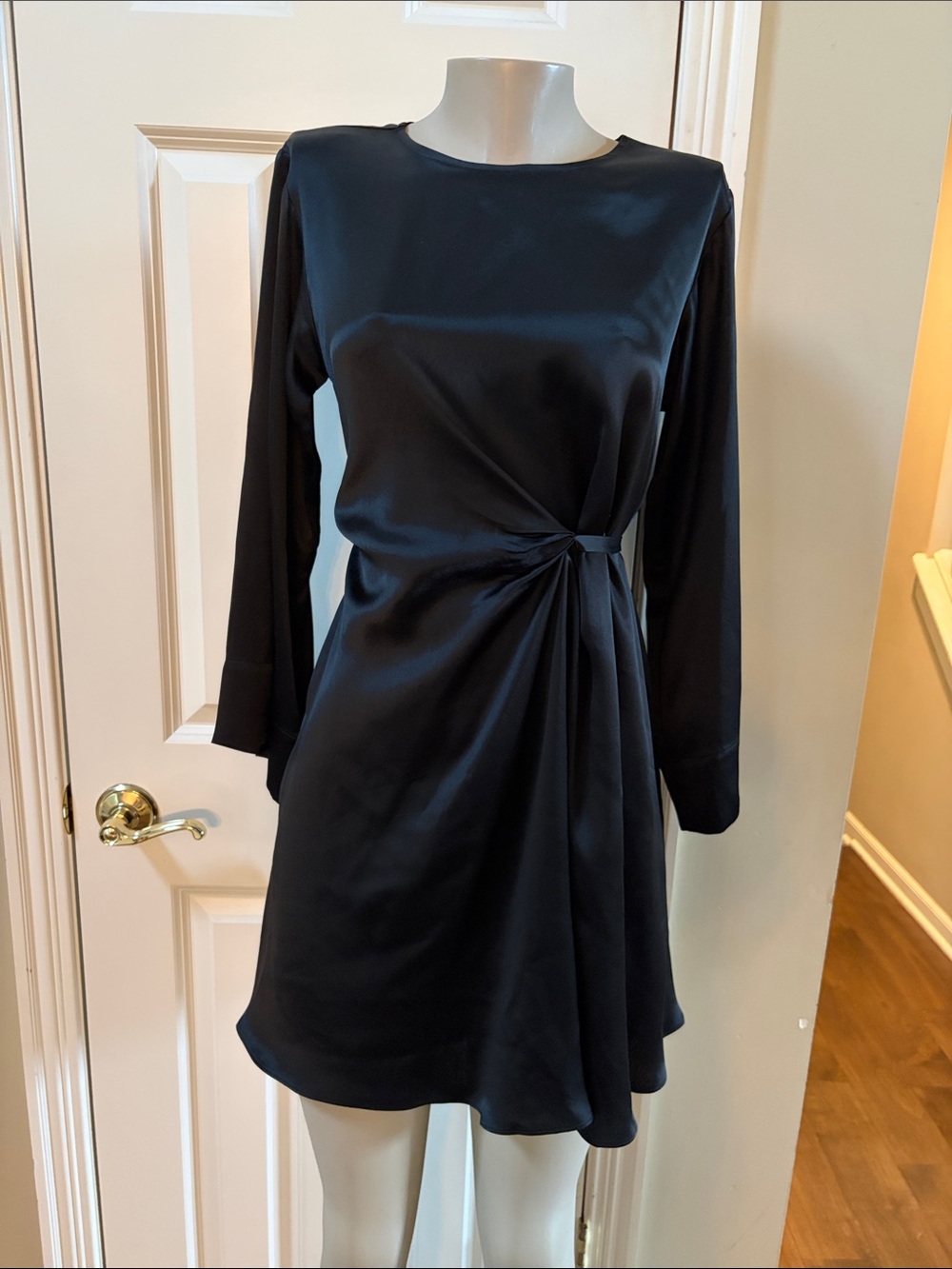 NWT Banana Republic BR Black Long-Sleeve Knot-Detail Dress, XS